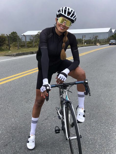 Bicycling Outfits For Women, Womens Biking Outfit, Women Cyclists Outfits, Women’s Cycling Outfit, Triathlon Outfit Women, Winter Cycling Outfit, Cycling Girl Aesthetic, Girl Cycling Aesthetic, Road Bike Outfits Women