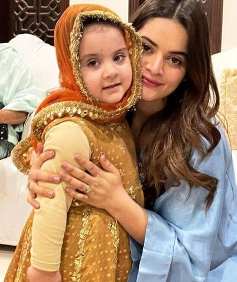 Amal Muneeb, Minal Khan, Sparkle Wedding Dress, Pakistani Actress, Cute Love Songs, Beauty Queens, Cute Love, Dream Wedding, Actresses