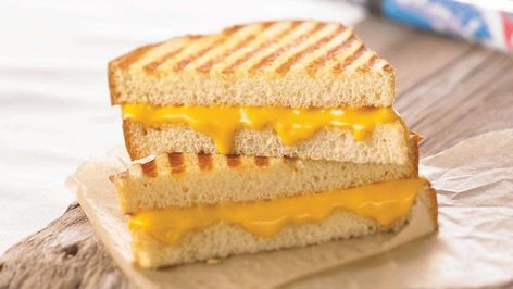 Panera Grilled Cheese, Cheese Calories, Basic Grilled Cheese, Panera Recipes, Healthy Fast Food Options, Nutella French Toast, Grill Cheese Sandwich Recipes, Cheese Sandwich Recipes, Grilled Cheese Sandwiches