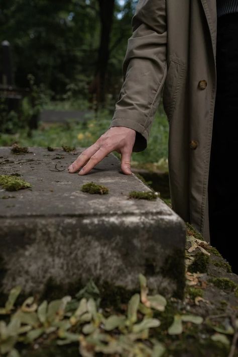 A Person Touching a Grave · Free Stock Photo Grave Aesthetic, Andrew Core, Middle Age Crisis, Cemeteries Photography, A Man Called Ove, Person Photography, Giving Flowers, Dark Nature, Friend Book