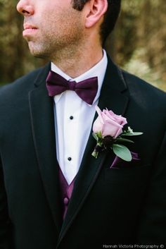 Black Suit Purple Tie, Black And Purple Groomsmen, Black And Lilac Groomsmen, Fitted Purple Tie For Groom, Homecoming Guys Outfits, Purple Groom, Black Suit Purple Bowtie, Wedding Ideas Purple, Purple Groomsmen