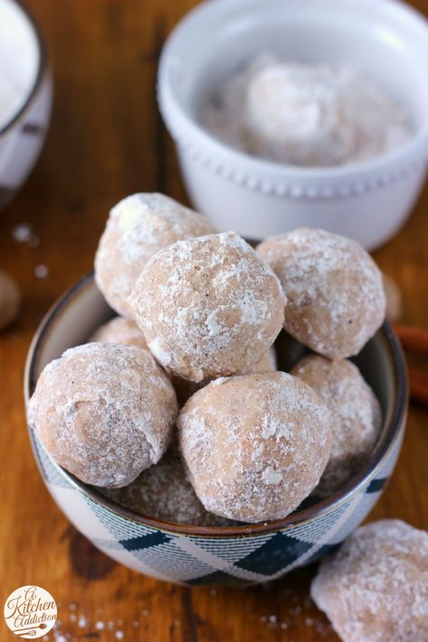 Butter Ball Cookies Recipe, Butterball Cookies, Spiced Eggnog, Snowball Cookie Recipe, Christmas Dessert Table, Russian Tea Cake, Mexican Wedding Cookies, Holiday Sweets, Snowball Cookies