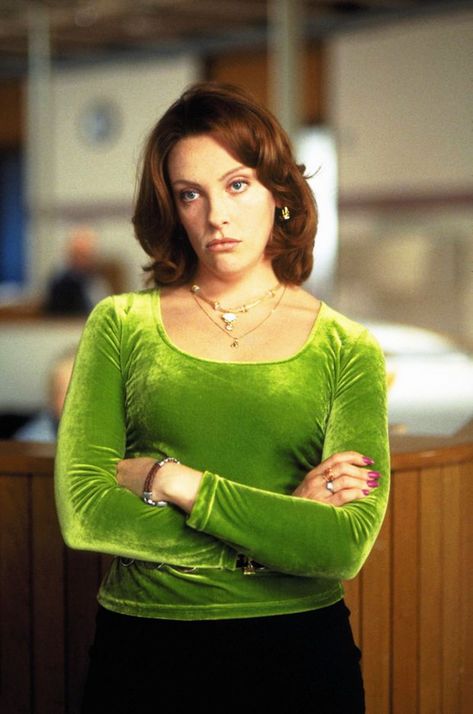 "The Sixth Sense" movie still, 1999.  Toni Collette as Lynn Sear. Sixth Sense Movie, M.night Shyamalan, Kiss Costume, Toni Collette, The Sixth Sense, Two Jobs, Sixth Sense, Movie Fashion, Famous Men