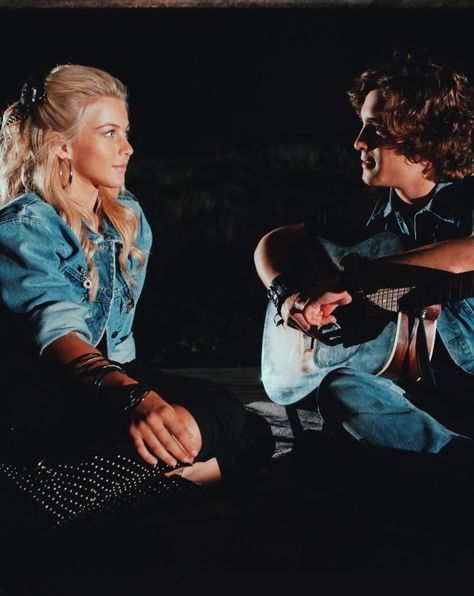 Diego Boneta Rock Of Ages, Rock Of Ages Aesthetic, Rock Of Ages The Movie, Julianne Hough Rock Of Ages, Rock Of Ages Movie, Rock Of Ages Musical, Rock Couple, Heart Photo Collage, 2012 Movie