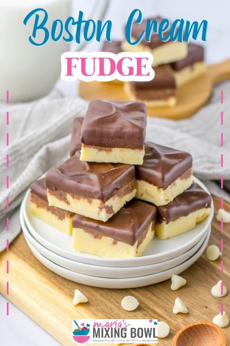 This Boston cream fudge has all the hallmark flavors of Boston cream pie with a rich fudge base and a thick chocolate topping. Boston Creme Pie, Cream Fudge, Homemade Fudge Recipes, Fudge Flavors, Fudge Candy, Vanilla Fudge, I Want Candy, Boston Cream Pie, Cream Candy