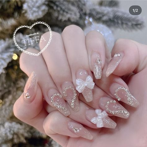 Fake Nails Designs, Inspo Poses, Asian Nails, Cute Simple Nails, Fancy Nails Designs, Girly Acrylic Nails, Aesthetic Korean, Light Colours, Blush Nails