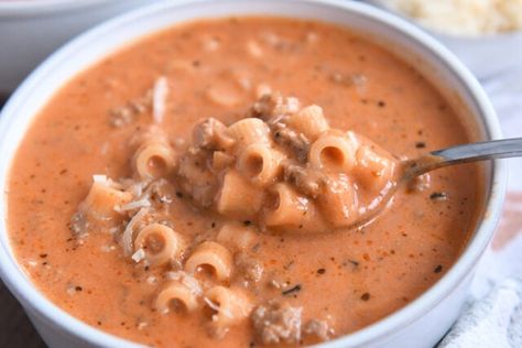 This creamy beef and tomato noodle soup is a quick and easy recipe loaded with ground beef, noodles and tons of flavor! It is a family favorite! | melskitchencafe.com Tomato Noodle Soup, Mels Kitchen Cafe, Mels Kitchen, Kitchen Cafe, Taco Soup, Hot Soup, Soup And Sandwich, Easy Soups, Tomato Soup