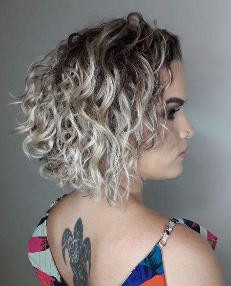 Blonde Curly Bob With Shadow Root Curly Hair Female, Curly Angled Bobs, Blonde Curly Bob, Fine Curly Hair, Large Curls, Shadow Root, Blonde Curly Hair, Blonde Curls, Short Wavy Hair