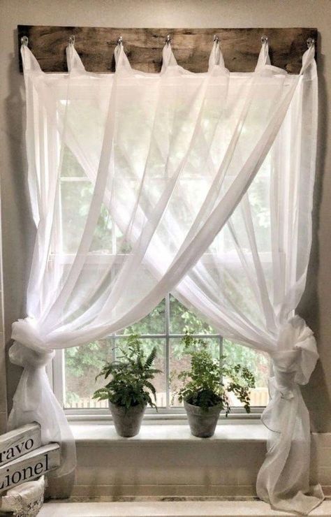 وابي سابي, Farmhouse Window Treatments, Farmhouse Windows, Curtains Living, Country House Decor, Sheer Curtains, Design Case, Curtains Living Room, تصميم داخلي