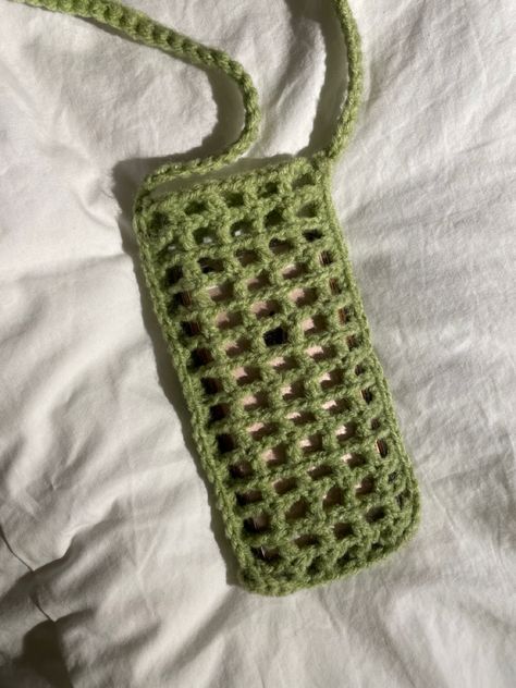 Phone Holder Crochet, Crochet Phone Holder, Crochet Phone Pouch, Crochet Holder, Crochet Craft Fair, Holder Phone, Fun Crochet, Fun Crochet Projects, Phone Pouch