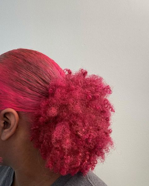 Pink 4c Hair, Hair Cut Ideas, Hair Tea, Curly Color, Modern Bob, Dyed Curly Hair, Hair Color Streaks, Dyed Hair Inspiration, Girls Natural Hairstyles