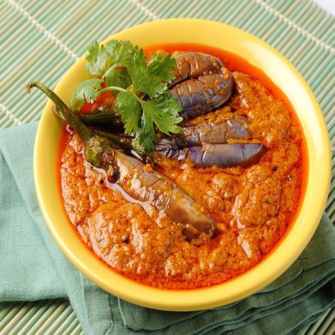 Andhra Brinjal Curry Recipe- Learn how to make Andhra Brinjal Curry step by step on Times Food. Find all ingredients and method to cook Andhra Brinjal Curry along with preparation & cooking time. Brinjal Recipes, Brinjal Curry, Vegetable Curry Recipes, Andhra Recipes, Curry Recipes Vegetarian, Veg Curry, Eggplant Dishes, Curry Recipes Indian, Vegetarian Curry