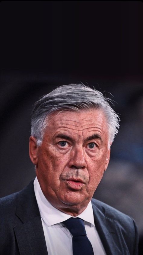 Ancelotti 🤨🤵 Creed Boxing, Football Players Images, Carlo Ancelotti, Football Manager, Girly Images, كرة القدم, Manchester City, Football Club, Football Players