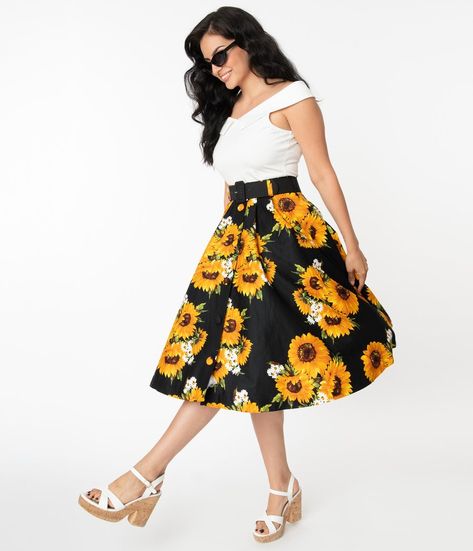 Sunflower Fashion, Sunflower Outfit, Black Sunflower, Skirt Inspiration, Casual Chic Summer, Black Backdrop, Sunflower Print, Formal Style, Inspired Dress