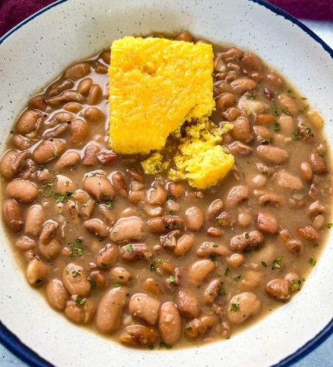 Southern Pinto Beans Soul Food Side Dishes, Southern Pinto Beans, Southern Pinto Beans Recipe, Food Side Dishes, Pinto Beans Recipe, Cultural Recipes, Pinto Bean Soup, Ham Hocks, Pinto Bean Recipes