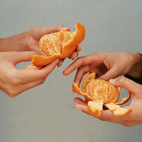 Fruit Peel, Fruit Photography, Hand Reference, Orange Aesthetic, Poses References, Orange Fruit, Orange Slices, Orange Peel, Art Reference Photos