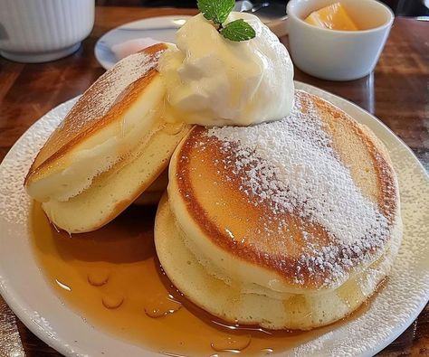 Japanese Fluffy Pancakes, Japanese Pancake Recipe, Nigella Lawson Recipes, Coconut Bites, Japanese Pancake, Souffle Pancakes, Fluffy Pancakes, Morning Food, Pancake Recipe