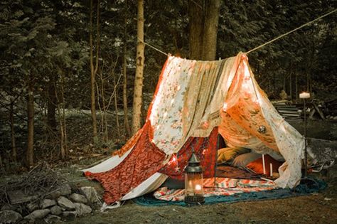 Zelt Camping, Bohemian Garden, Blanket Fort, Backyard Camping, Word Nerd, Sleeping Under The Stars, Have Inspiration, Camping Essentials, Camping Ideas