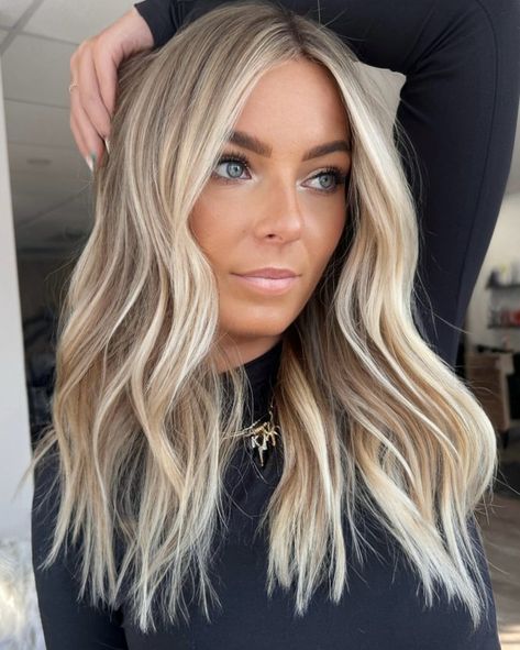 Lovely Latte Blonde Hair Color Scheme Hair Color Fall Blonde, Fall Blonde Hair Color Balayage Ash, Contrast Blonde Hair, Low Maintenance Blonde Hair Straight, Medium Length Fall Blonde, Fall/winter Blonde Hair, Fall Blonde Hair Ideas, Blonde With Deminsion, Hair Color Ideas Pale Skin