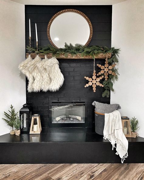 #blackfireplace #neutralchristmas #scandinaviandesign #scandinavianstyle #scandinavianhome #scandihome #scandichristmas #scandinavianchristmas #fireplacedecor #christmasfireplace #winterwonderland #itsbeginningtolookalotlikechristmas #bohochristmas #moderndecor #moderndesign #diy #diyprojects #diyfireplace #renovationproject Decoration Ideas Kitchen, Herringbone Accent Wall, Modern Farmhouse Bedroom, Wooden Snowflakes, Home Decoration Ideas, Budget Friendly Decor, Boho Christmas, Christmas Mantels, Christmas Stockings Personalized