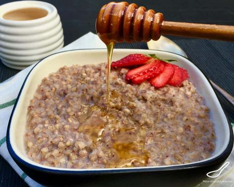 Buckwheat Porridge is a Russian and Eastern European Breakfast Kasha. Incredibly Healthy, Low GI, and Gluten Free Superfood! Grechka Buckwheat Porridge with Milk (Гречневая каша) Kasha Porridge, Kasha Recipe, Russian Breakfast, European Breakfast, Wild Rose Detox Recipes, Buckwheat Porridge, Buckwheat Recipes, Low Gi, Gluten Free Recipes For Breakfast