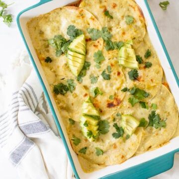 Easy Enchilada Casserole, Vegan Mexican Food, Vegan Casseroles, Vegan Butternut Squash, Vegan Casserole, Chile Jalapeño, Easy Enchiladas, Vegan Dinner Ideas, Chicken And Butternut Squash