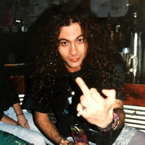 Mike Starr...from the 4080 Club in Charlotte, NC. Circa November 20, 1992.. 📷repost from @unadulteratedmetal Mike Starr, Mad Season, Layne Staley, Grunge Guys, Grunge Band, Tommy Lee, Never Forgotten, Alice In Chains, Chris Cornell