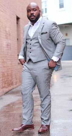 10 Top Fashion Tips From Stylish Plus-Size Guys Large Men Fashion, Casual Plus Size Outfits, A Man In A Suit, Man In A Suit, Big Men Fashion, Slim Fit Tuxedo, Slim Fit Jackets, Men Plus Size, Outfit Trends