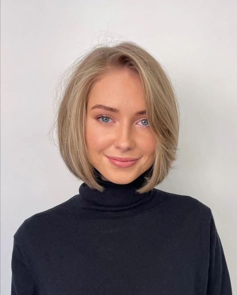 @the_bob_haircut | Instagram Bob Hairstyles 2023, Haircut 2023, Messy Bob Hairstyles, Best Bob Haircuts, Fancy Hair, Chin Length, Chin Length Hair, Haircut Inspiration, Inverted Bob