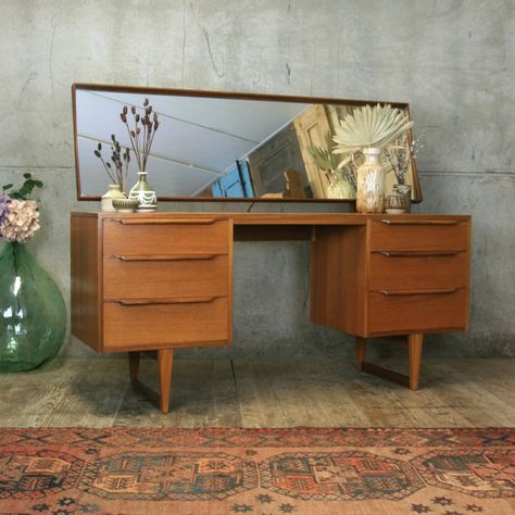 mid_century_teak_vintage_dressing_table_desk Vanity Ideas Bedroom Mid Century Modern, Mid Century Modern Vanity Table, Teak Dressing Table, Dressing Table Mid Century, Mcm Makeup Vanity, Mid Century Makeup Vanity, Mid Century Vanity Table, Mid Century Modern Vanity Makeup, Mid Century Dressing Room