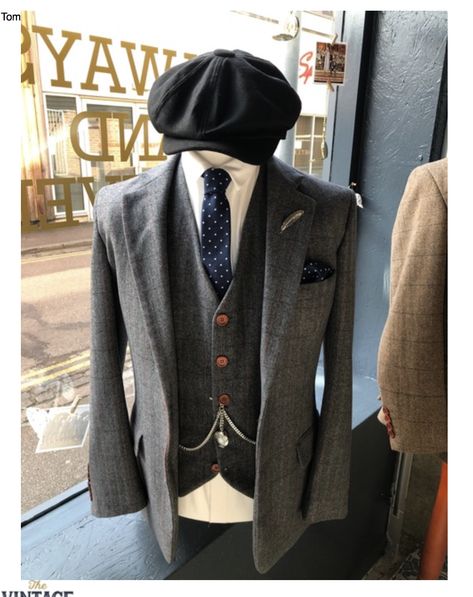 Peaky Blinders Outfit, Peaky Blinders Clothing, Peaky Blinders Costume, 1920s Mens Fashion, Peaky Blinders Suit, Grey Suit Men, Audiophile Speakers, Dandy Style, Fall Fashion Skirts