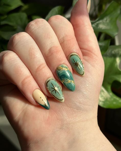 OBSESSED with this green and gold combo 😮‍💨😮‍💨 Available now in my Etsy or DM to buy 🤍 #pressonnails #falsenails #almondnails #goldchrome #greennails #goldleaf #marblenails #smallbusiness Green Nails And Gold, Green Gold Nails, Gold Chrome, Marble Nails, Nail Inspiration, Gold Nails, Green Nails, False Nails, Almond Nails