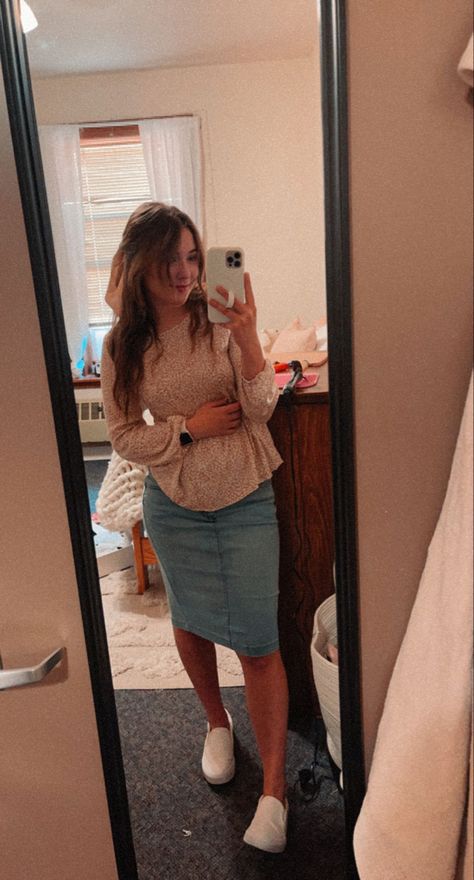 Trendy Pentecostal Outfits, Cute Modest Outfits Plus Size, Cute Modest Skirt Outfits, Modest College Outfits Skirts, Christian Skirt Outfits, Pentecostal Outfits Summer, Cute Pentecostal Outfits, Church Modest Outfits, Modest Outfits With Jeans