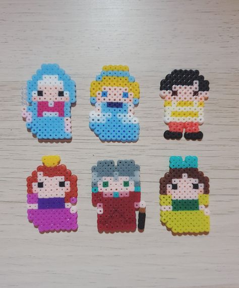 Cinderella Perler Beads, Anastasia Drizella, Hama Beads Disney, Chibi Disney, Mini Hama Beads, Melt Beads Patterns, Cinderella Prince, Easy Perler Bead Patterns, Perler Creations