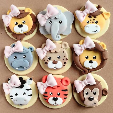 Safari Cupcakes, Cake Decorating Courses, Safari Cakes, Fondant Cupcake Toppers, Animal Cupcakes, Fondant Animals, Fondant Cake Toppers, Cake Fondant, Fondant Tutorial