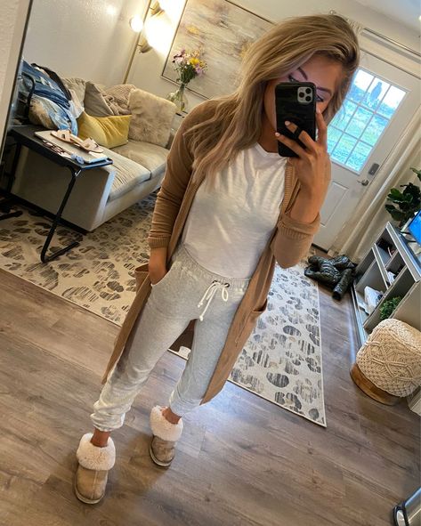 Cute Lounge Outfits, Comfy Outfits Winter, Lounge Outfits, Nude Outfits, Loungewear Outfits, Lounge Outfit, Lazy Day Outfits, Cute Comfy Outfits, Comfy Fashion