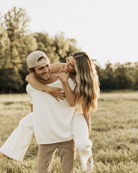 sweet summer nights with these two are my favorite kinda nights 💛 #summervibes #summerphotoshoot #summercouplesshoot #couplesgoals #couplesphotoshoot #couplesphotographer #northcarolinaphotographer #ncphotographer #nccouplesphotographer #couplesinspiration #loveandwildhearts #authenticlovemag #summercouplesphotoshoot #coupleshoot keywords - couples photographer, couples photoshoot, north carolina photographer, summer photoshoot, pinterest inspired couples shoot, couple goals, dreamy sunse... Outdoor Couple Photoshoot, Summer Couples, Outdoor Couple, Summer Photoshoot, Couple Picture Poses, Couple Shoot, Summer Nights, Picture Poses, Couples Photoshoot