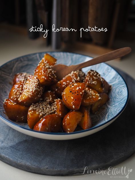 Sticky Korean Potatoes @ Not Quite Nigella Sticky Potatoes, Gamja Jorim, Korean Potatoes, Yummy Asian Food, Korean Sweet Potato, Sweet Potato Dishes, Korean Barbecue, Korean Cooking, Spicy Korean