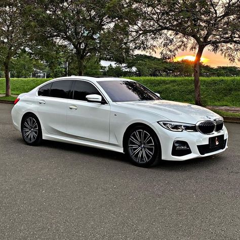 Bmw 330i M Sport, Bmw 330i, Whatsapp Call, Engine Bay, Fancy Cars, Super Luxury Cars, Apple Carplay, Laser Lights, Korea Fashion