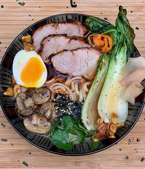 Birthday Dinner Recipes, Moms Girl, Japan Ramen, Asian Ramen, Noodle Bowls Recipes, Pork Mushroom, Food Ramen, Ramen Recipes Easy, Pork Ramen