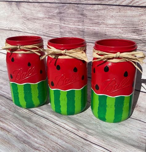 Fruit Mason Jars, Watermelon Centerpiece, Mason Jar Bathroom Decor, Mason Jar Utensil Holder, Snowman Mason Jar, Mason Jar Snowman, Summer Party Decor, Watermelon Crafts, Summertime Decor