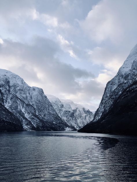 Norway Mountains Winter, Svalbard Norway Aesthetic, Norway Winter Aesthetic, Norway Aesthetic Wallpaper, Naeroyfjord Norway, Fjord Aesthetic, Norway Aesthetic Winter, Norway Wallpaper, Norway Mountains