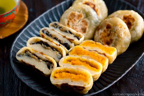 Oyaki (Japanese Stuffed Dumplings) Simple Japanese Recipes, Japanese Sandwiches, Best Eggplant Recipe, Stuffed Dumplings, Japanese Eggplant, Japanese Dumplings, Just One Cookbook, Chicken Spring Rolls, Savory Rice