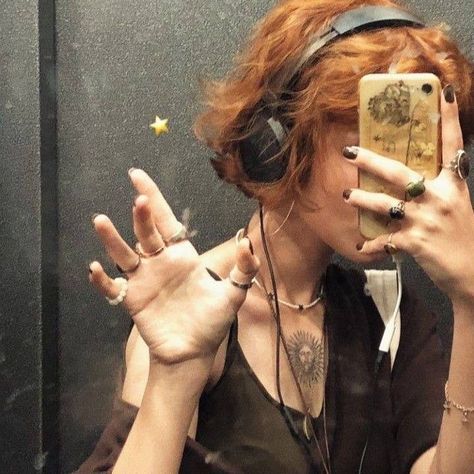 rachel elizabeth dare aesthetic Take A Selfie, Makijaż Smokey Eye, Aesthetic Photo, Look Cool, Hair Inspo, Red Hair, Pretty People, Hair Inspiration, Beautiful People