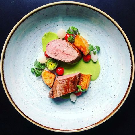 Pork Tenderloin Plating Ideas, Pork Tenderloin Plating, Caramelized Potatoes, Pea Puree, Pork Medallions, Plating Ideas, Pork Fillet, Pork Loin Roast, Roasted Red Pepper