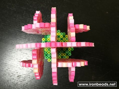 3d lyserødt træ Melted Bead Crafts, Easy Perler Beads Ideas, 3d Perler Bead, Fuse Bead Patterns, Perler Bead Templates, Diy Perler Bead Crafts, Perler Crafts, Bead Sprite, Diy Perler Beads