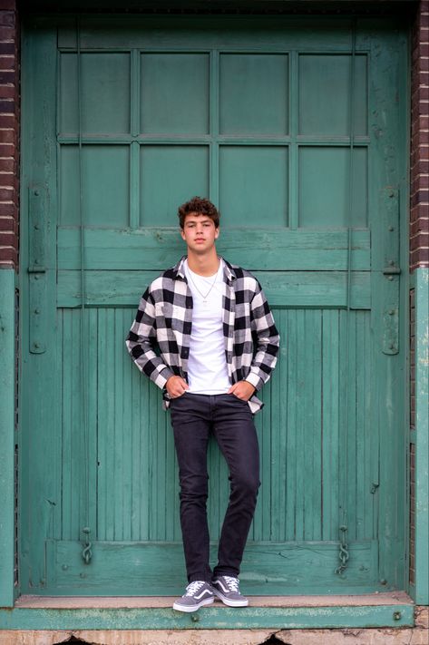 Guy Senior Poses, Downtown Pictures, Boy Senior Portraits, Senior Pictures Boy Poses, Noblesville Indiana, Senior Portraits Male, Senior Photos Boys, Senior Photography Poses, Senior Boy Poses