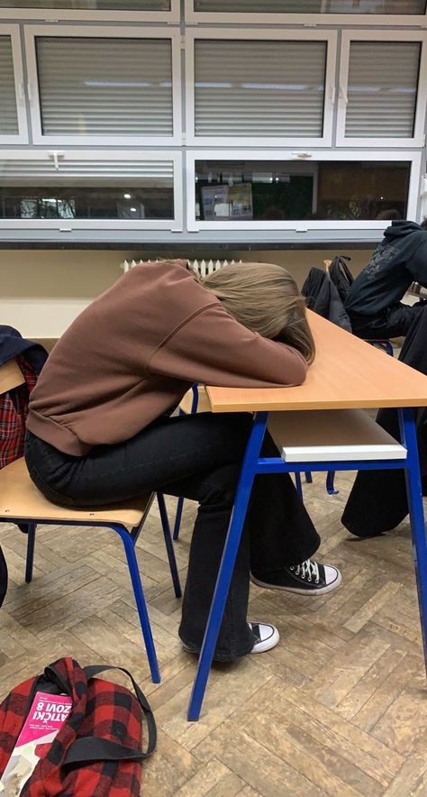 Sleep In School Aesthetic, Sleeping While Studying Aesthetic, School Sleeping Aesthetic, Skip School Aesthetic, Fail School Aesthetic, Teenage School Aesthetic, Burnt Out Student Aesthetic, Sleeping In School Aesthetic, Friends At School Aesthetic