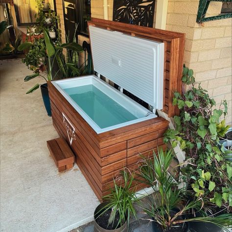 A convenient luxury that fits perfectly into any alfresco area. From the custom lid to the sleek timber finish, an Arctic Ice Bath will make incorporating cold plunging into your routine simple. ⁠ ⁠ Want to get your own custom Arctic Ice Bath? Send us a DM for more details.⁠ ⁠ ⁠ __⁠ #ArcticIceBath #ColdPlungeLife #WellnessJourney #PerthColdPlunge #HowToColdPlunge #ColdPlungeAtHome #HomeIceBath #IceBath #IceBathPerth Diy Cold Plunge Tub, Ice Bath Aesthetic, Outdoor Cold Plunge, Diy Cold Plunge, Backyard Builds, Spa Garden, Cold Bath, Adu Ideas, Project Pat