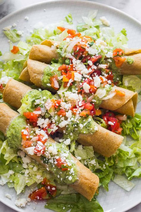 Rolled Tacos Recipe, Rolled Chicken Tacos, Rolled Tacos, Chicken Flautas, Pollo Chicken, Spanish Tapas, Chicken Rolls, Mexican Cooking, Hispanic Food